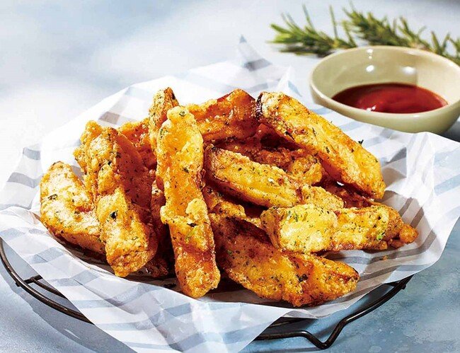 French fries with seaweed salt and garlic