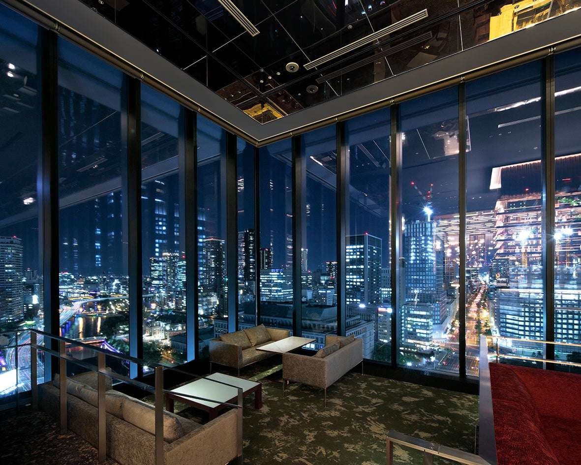 A must-see for couples! Candeo Hotels’ “The C’s ~Sky Dining~Original Anniversary Course” is now available, offering a special time with a spectacular view of Osaka city and original drinks.