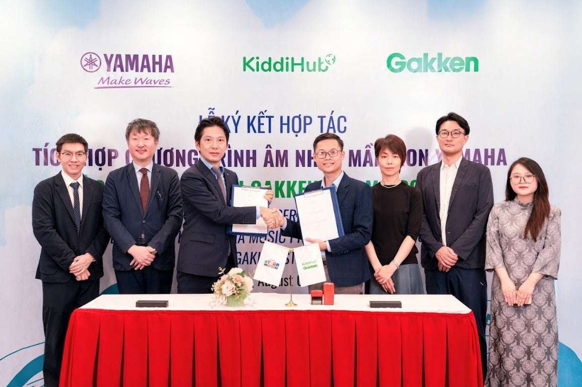 Yamaha Corporation Creating opportunities for young children to experience music and expanding the reach of musical culture by providing Yamaha music education programs to kindergartens and daycare centers in Vietnam