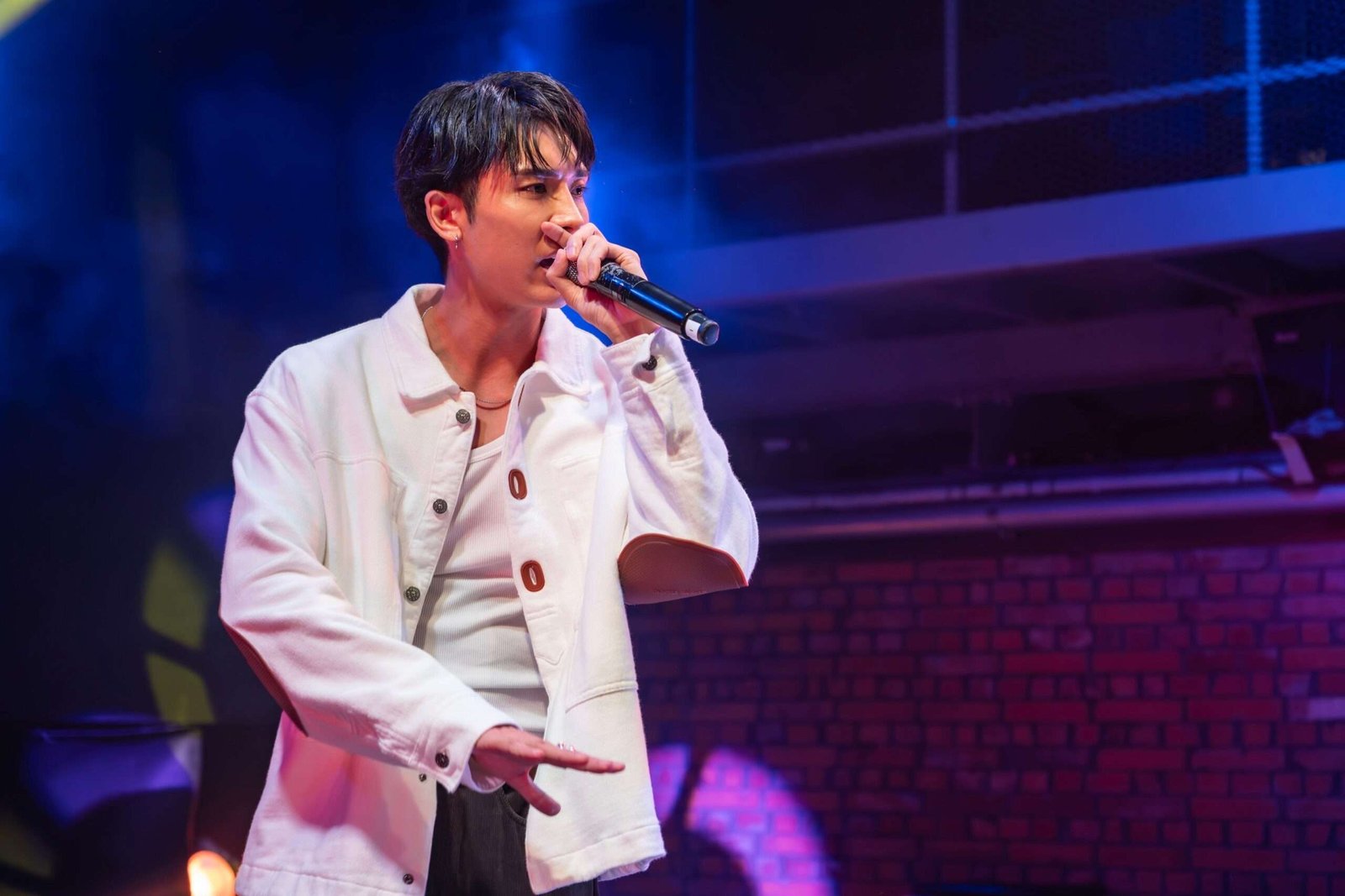 STARBASE Inc. Yuto Adachi holds his first showcase at SPACE ODD in Daikanyama! An emotional night filled with interaction with fans and captivating music!