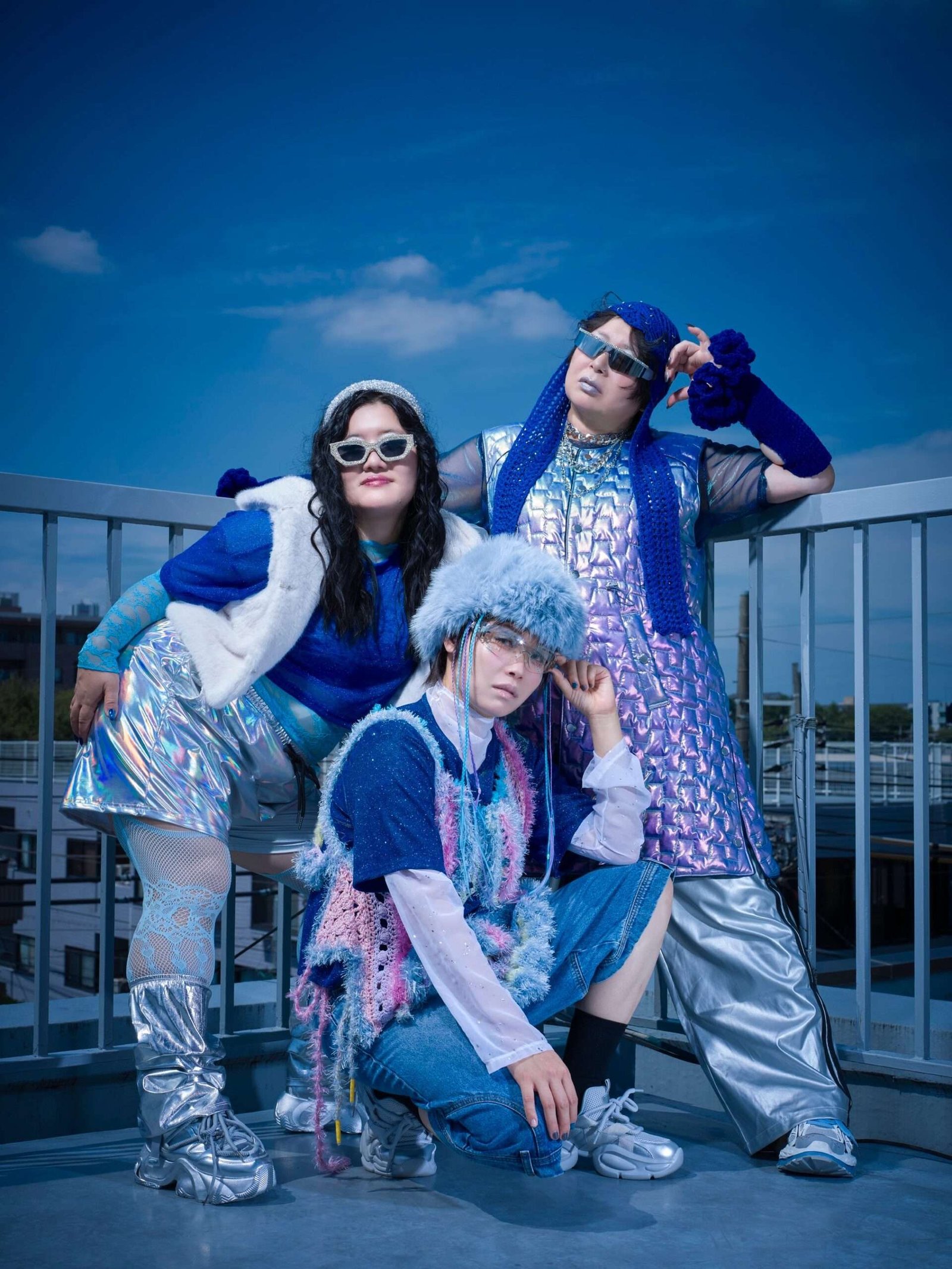 STARBASE Co., Ltd. The crazy love song “Omanjukowai” sung by MyM is finally released today! The drama-style music video starring Wada Manju and Utsumi Seiko was also released today!