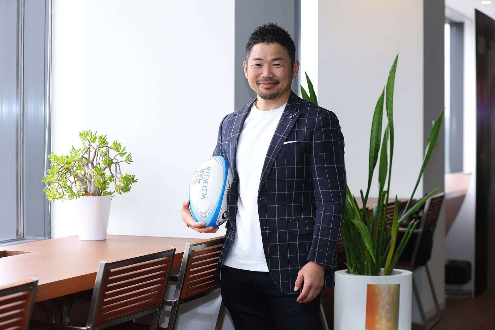 “We have a strong awareness that we are competing against the world,” says former Japan national rugby team scrum-half Fumiaki Tanaka, who speaks passionately about the four consecutive test matches in November.