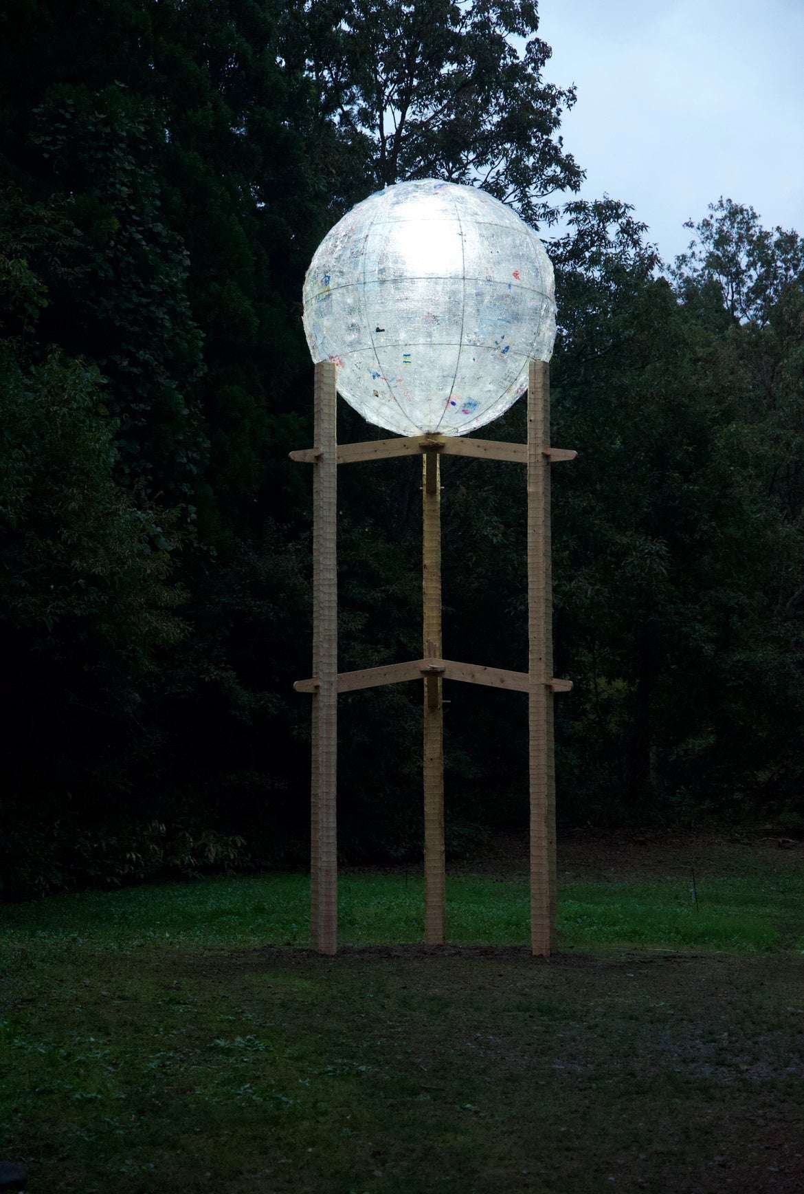 Hishida Construction Co., Ltd. “Connecting Ghana and Japan” – A carpenter artist’s traditional woodworking combined with contemporary art. The “Tower of Peace” was created at the Kanazu Sosaku no Mori Museum of Art in Fukui.