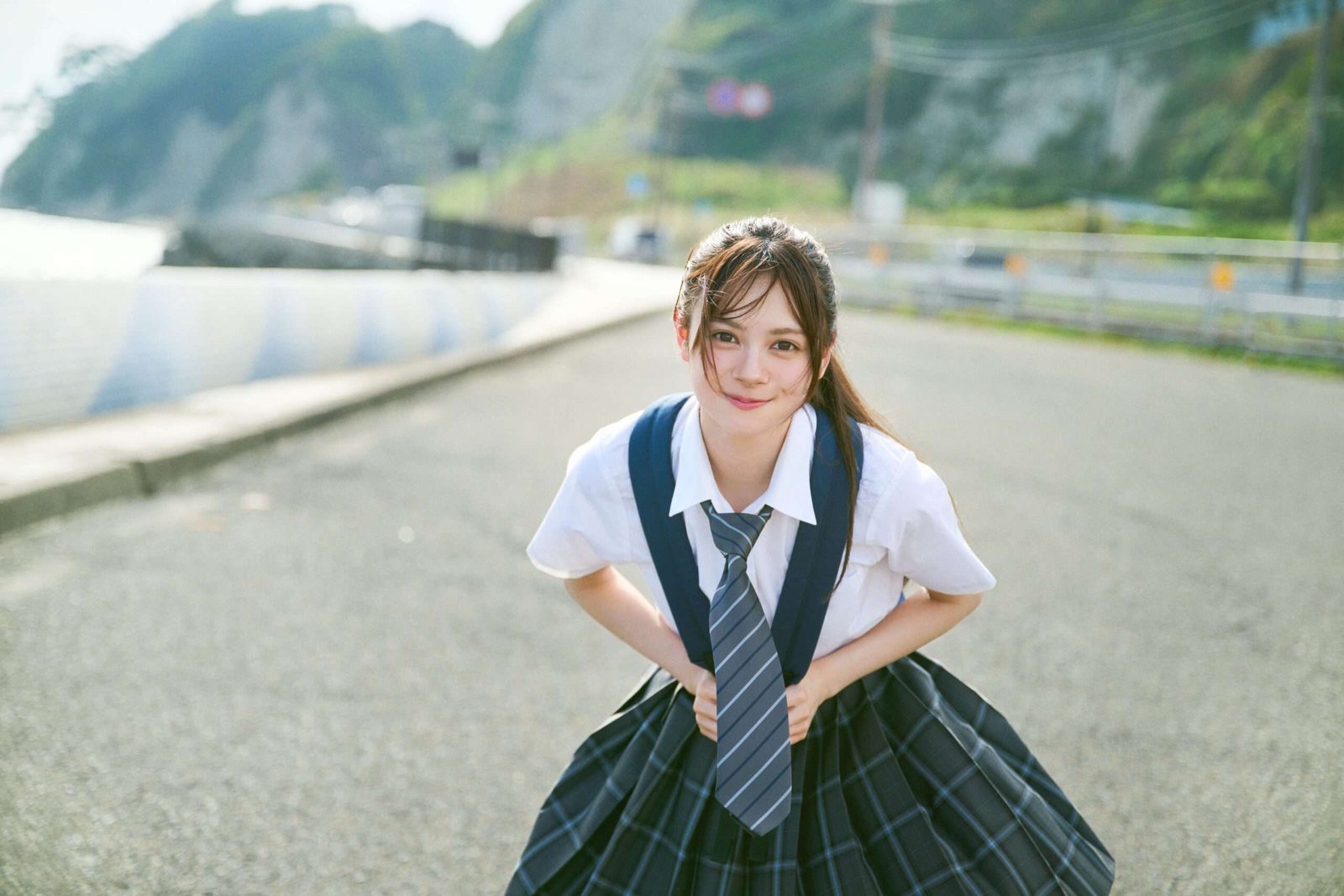 Kobunsha Inc. The long-awaited book by Ito Momoka, the 19th generation trainee with an overwhelming sense of beauty! AKB48 Ito Momoka’s 1st photo book (title undecided) will be released on Thursday, December 11, 2025!