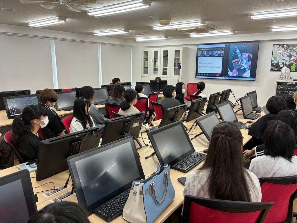 Students’ challenge goes to the professional scene! Fukuoka Design & Technology College x Aquastar, industry-academia collaboration project final presentation held online on October 24th / 32 students took on the challenge, with the best work being i