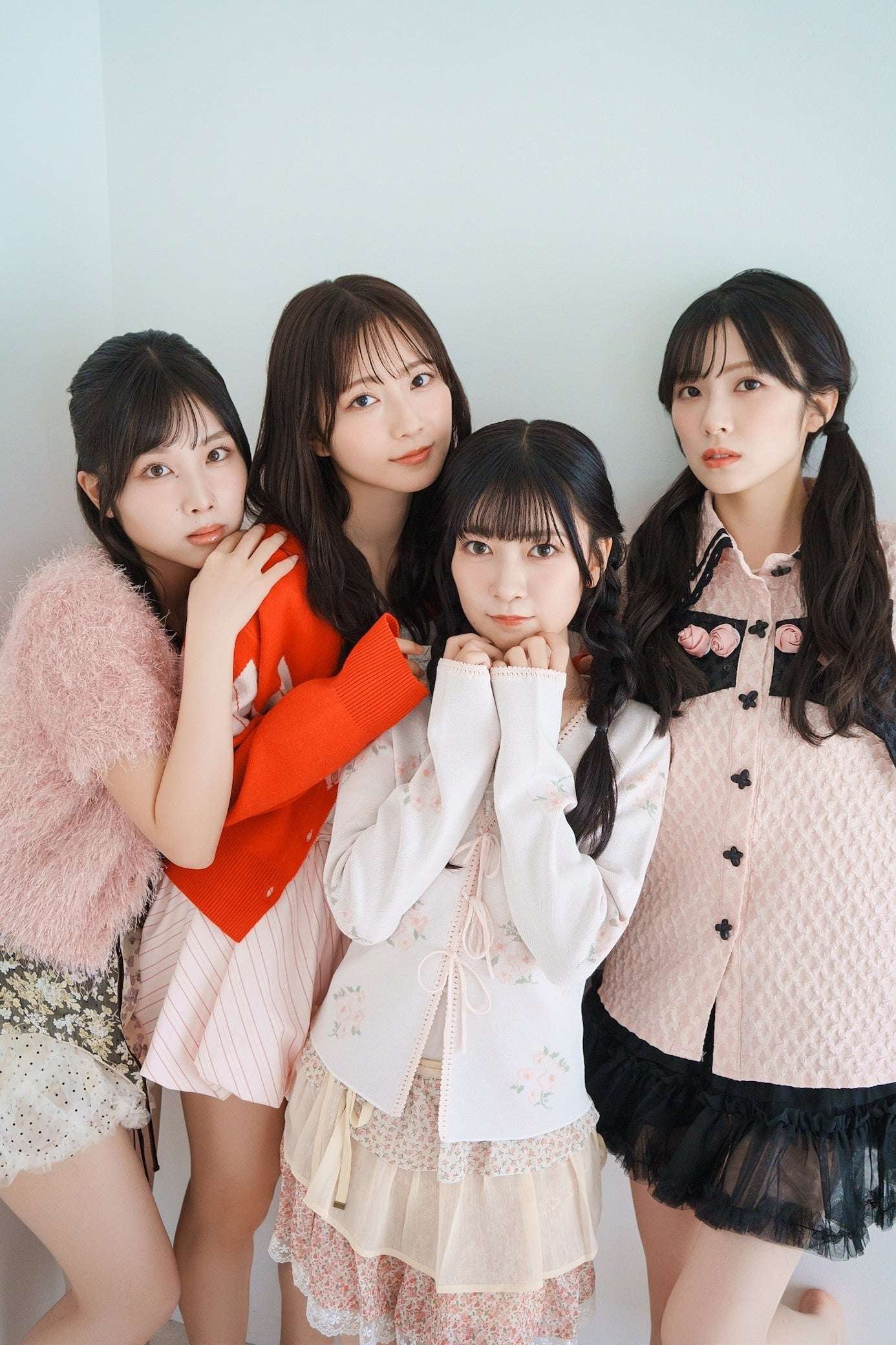 Tokyo News Service Co., Ltd. Cute and stylish—Aoyama Nagisa, Misaki Nako, Suzuhara Nozomi, and Yuina from Li ella! appear in the December issue of B.L.T., on sale October 28th! What’s more, they’ll also be featured on the cover o f the Animate limite