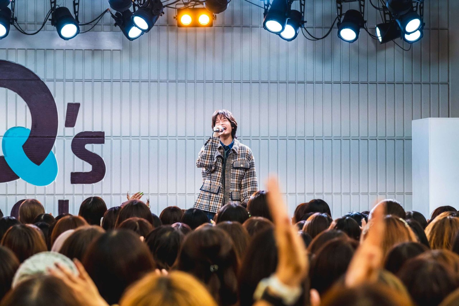 FM Osaka Event Report Aぇ! group’s Shoya Sano appears! FM Osaka’s public recording of the film “Toritsukare  Otoko” was held at Abeno Q’s Mall! “This is the first time I’ve ever loved a character so much while acting.”